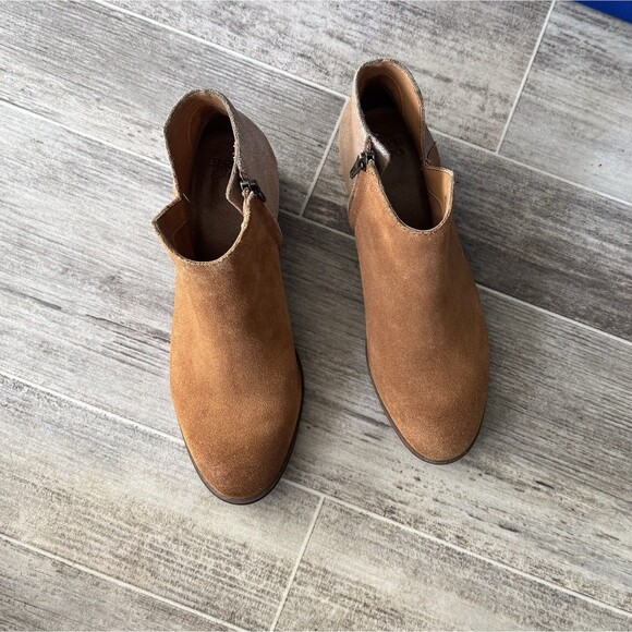 Frye & Co Caden Ankle Booties Size 7.5 Suede Cognac Glitter Heel - Picture 4 of 9